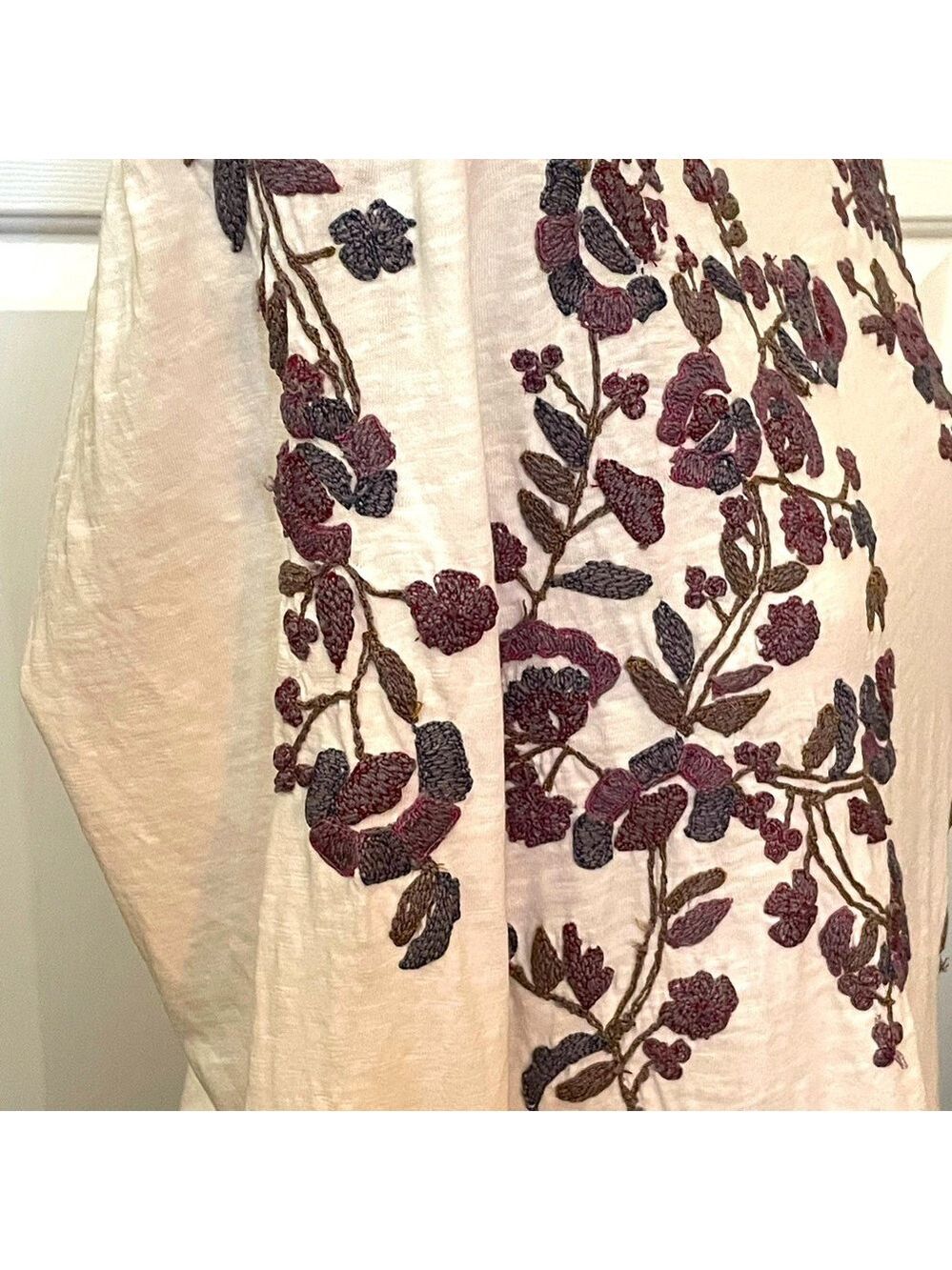 Embroidered Floral Top - Picture 4 of 6